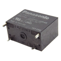 Relevador de 4 pines para tarjetas impresas Through-Hole de 12 Vcc, 31 Amp.