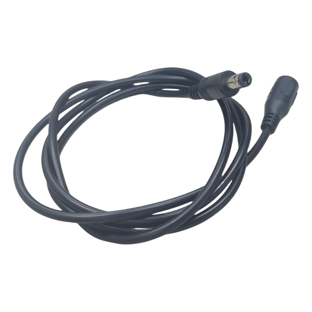 Cable con Conector Macho  ahembra (Pigtail) | Forro negro |  Alimentación para Vcc | Polarizado | Largo 1 metro | Calibre 22AWG.
