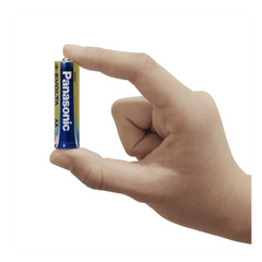 Batería Alcalina AAA 1.5V EVOLTA / No recargable / Paquete de 4 Baterías