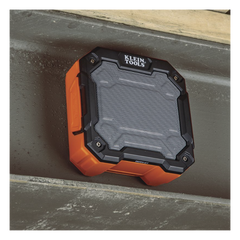 Bocina Portátil BLUETOOTH® con Imán y Gancho para Colgarse. Permite Altavoz Manos Libres con Micrófono Incorporado.