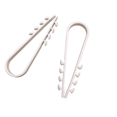 Bolsa con 100 clips sujetadores de plástico para cables de 19 a 25 mm. Ideales para instalaciones en pared, brindan sujeción firme y segura.