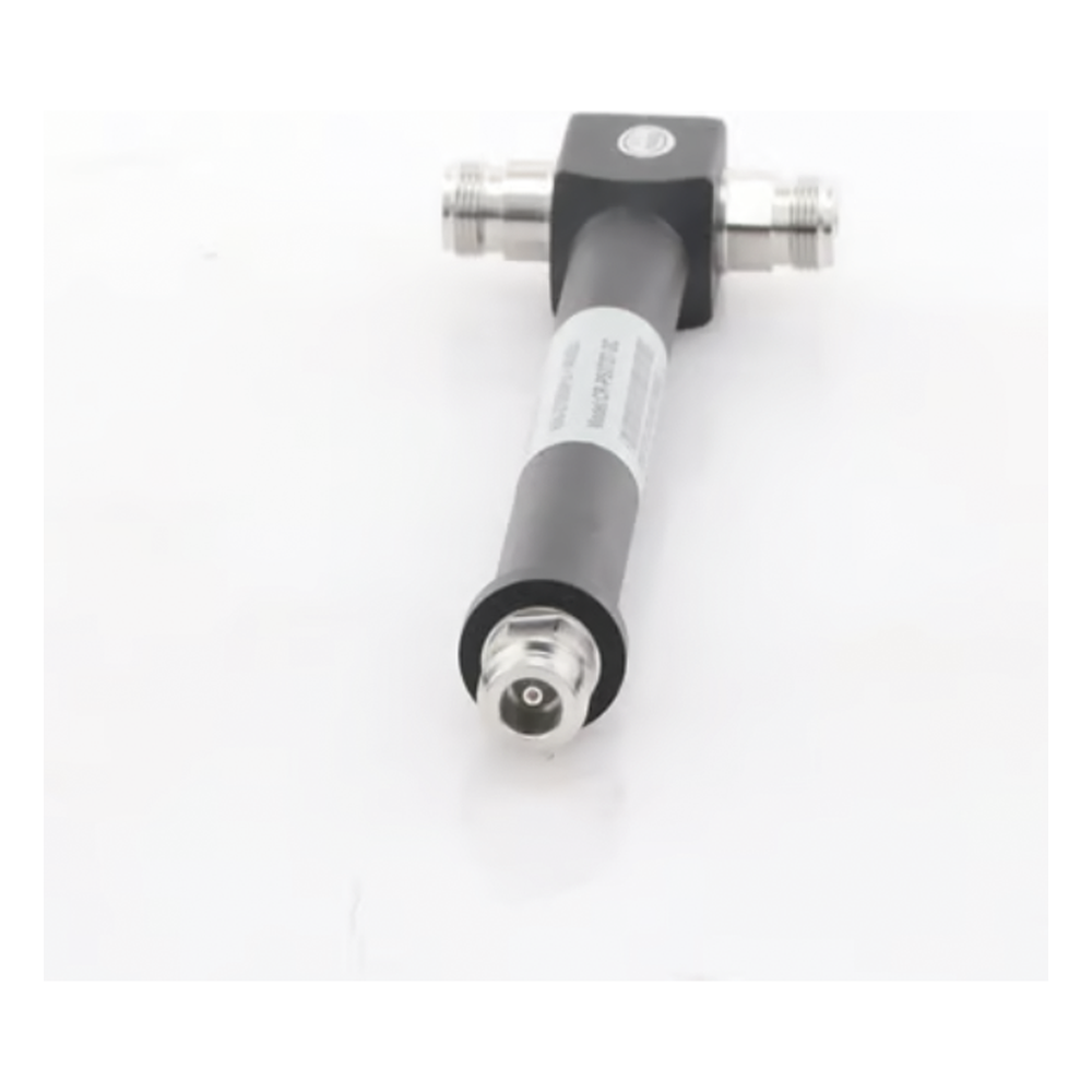 Divisor de Potencia de Dos Vías/ Splitter para distribuir la señal hacia dos antenas/  698-2700 MHz