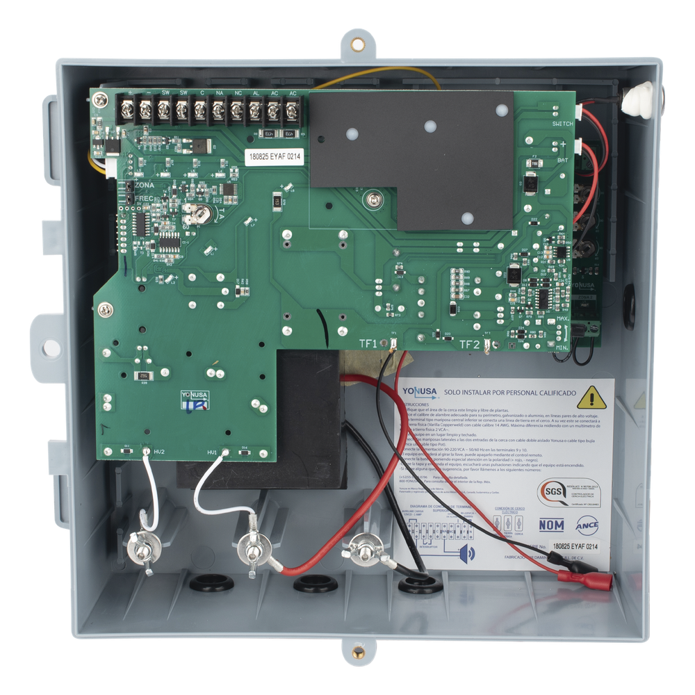 Energizador para Cerco Eléctrico Anti-Plantas / 10,000 Volts / 10,000 Metros Lineales / Alimentación AC 127-220V o Solar / Control Remoto RF 433 MHz / Sistema de Alarma Integrado / Salida Auxiliar 12Vdc 1.5A / Respaldo con Batería Int