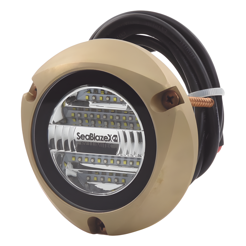 Luz led marina sumergible SeaBlaze X2, emite luz de color blanco y azul de 6000 lúmenes, fabricada en bronce naval con grado de protección IP68.