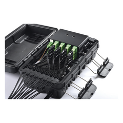 Caja de Distribución de Fibra Óptica para 24 Empalmes, con 16 acopladores SC/APC simplex, Exterior IP65, Color Negro