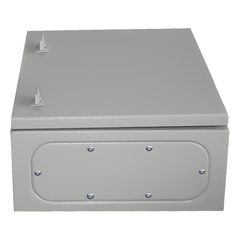 Gabinete de Acero IP66 Uso en Intemperie (500 x 700 x 250 mm) con Placa Trasera Interior Metálica y Compuerta Inferior Atornillable (Incluye Chapa y Llave T).