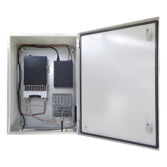 Gabinete de Acero IP66 Uso en Intemperie (500 x 700 x 250 mm) con Placa Trasera Interior Metálica y Compuerta Inferior Atornillable (Incluye Chapa y Llave T).